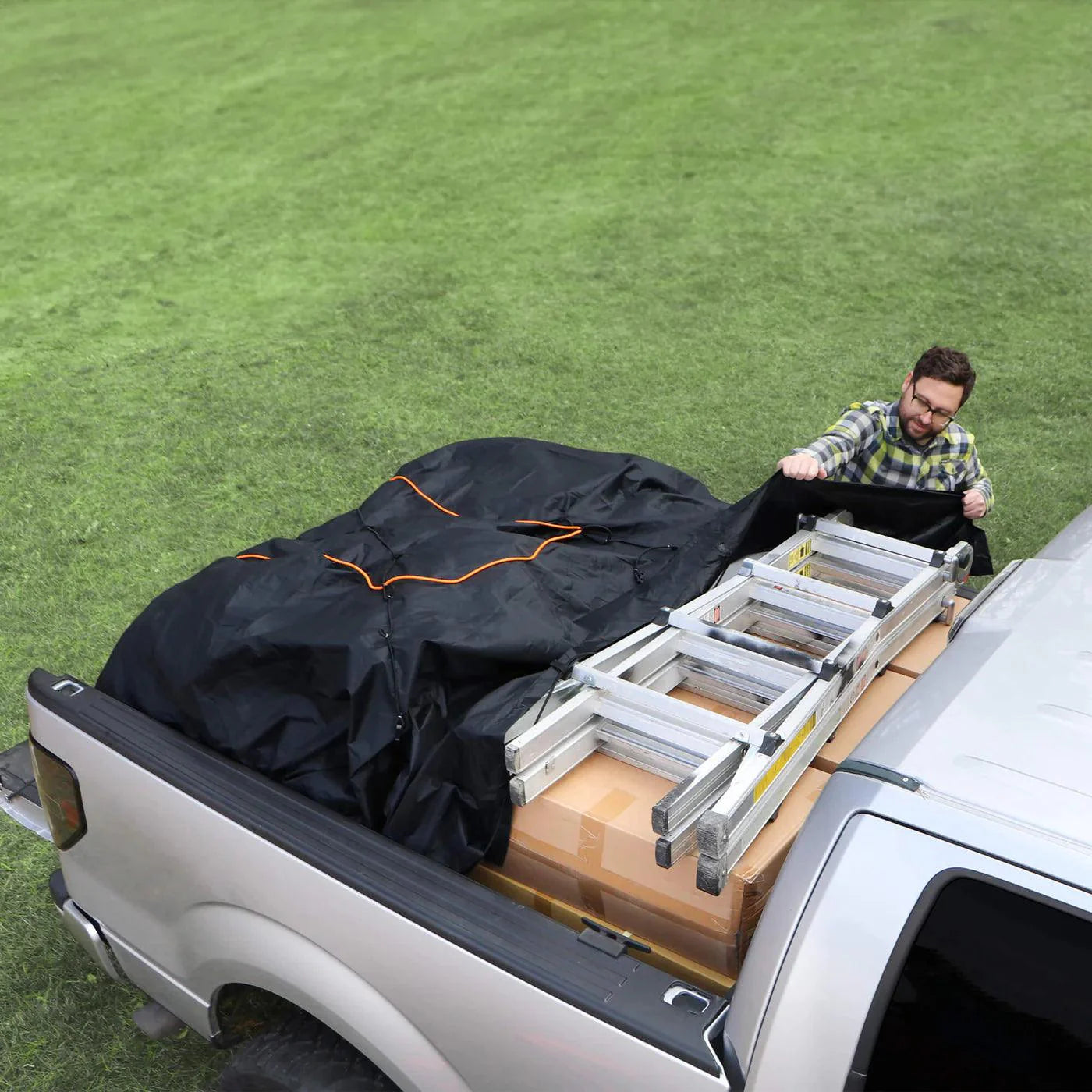 TRUCK BED CARGO NET WITH BUILT-IN TARP